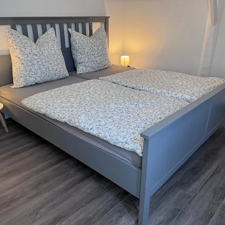 Direkt An Der Mosel Im Zentrum Von Apartamento Zell