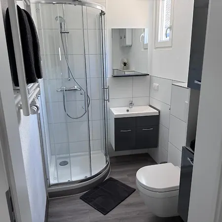 Direkt An Der Mosel Im Zentrum Von Apartamento Zell