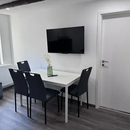 Direkt An Der Mosel Im Zentrum Von Apartamento Zell